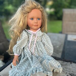 Masterpiece Gallery Pamela Erff  Emily Sitting Doll Collectable Rare Nursery